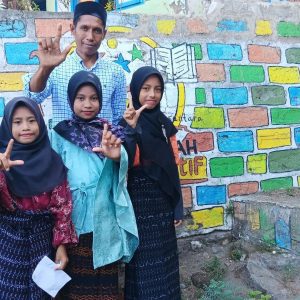 Hifni Djafar - Kita lagi persiapan anak komunitas kami TBM Rumah Kreatif Sahabat Nusantara di Pulau Ende, NTT
